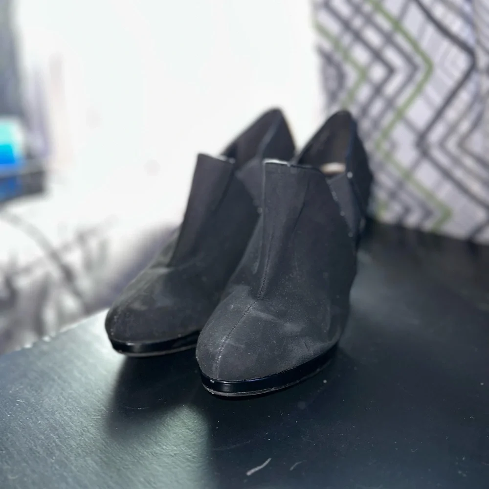 Heels - Picture 2 of 3